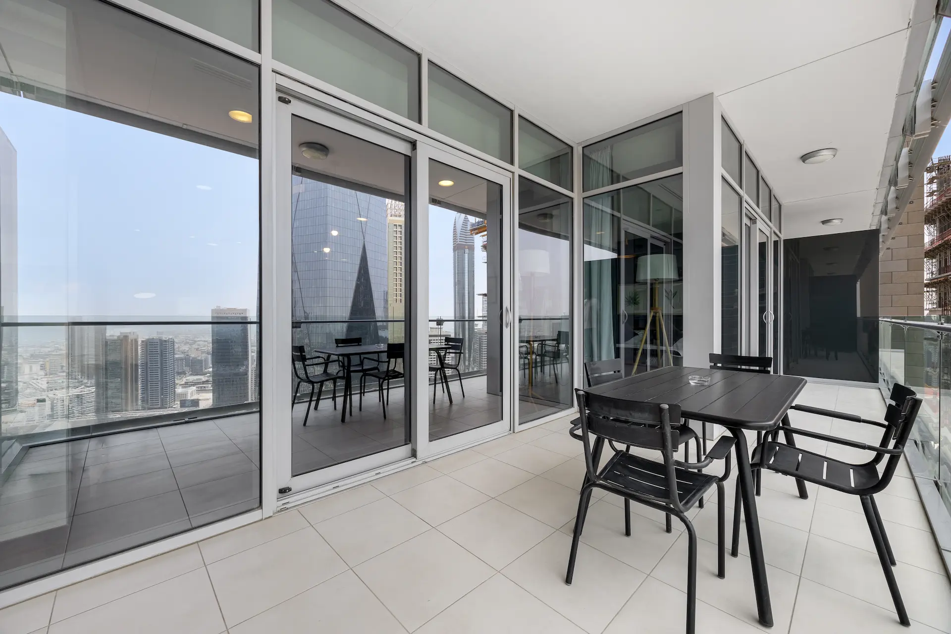 Private balcony overlooking DIFC at Burj Daman Dubai