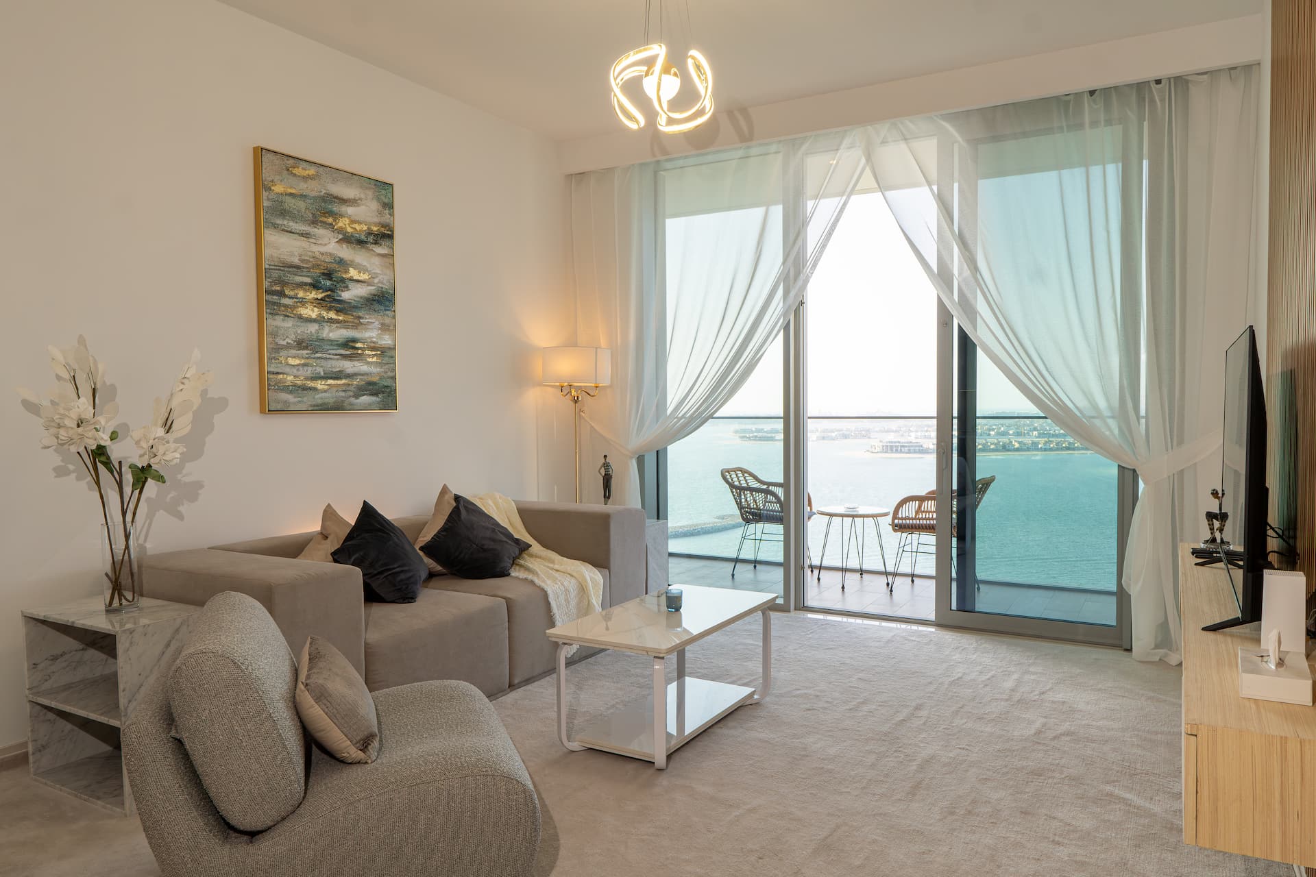 Luxury serviced apartment at Emaar Beachfront, Dubai Marina